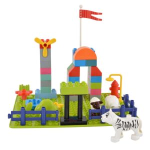 Farm themed plastic building blocks set with 53 pieces, featuring animal figures and accessories. - Plastic Building Toy