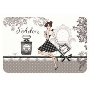T'adore 45x30cm műanyag tányéralátét stílusos mintával, egy nővel és egy parfümös üveggel - Tányéralátét