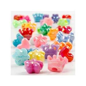 Közelkép színes akril gyöngyökről, különféle formákban, tökéletes kézműveskedéshez és ékszerkészítéshez - Gyöngy & Gyöngyfűző